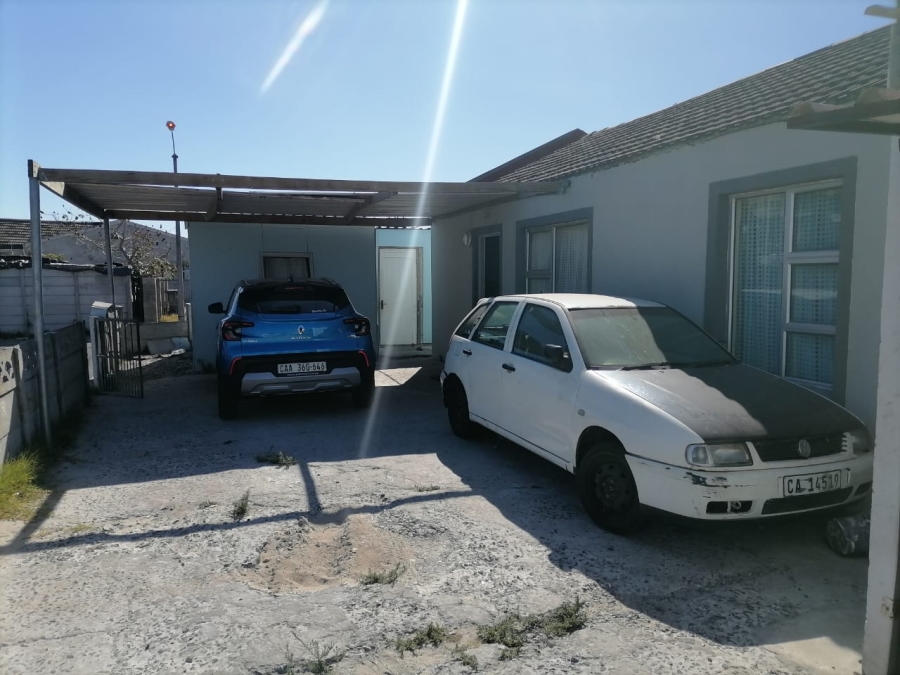 2 Bedroom Property for Sale in Lentegeur Western Cape